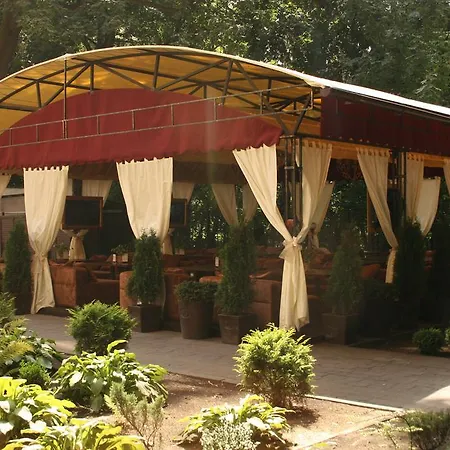 德利思酒店 利沃夫