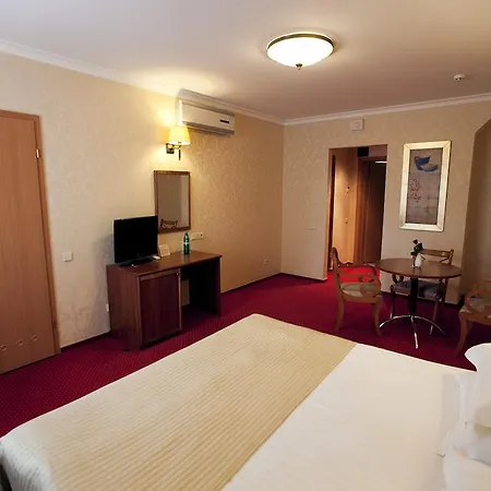 德利思酒店 利沃夫