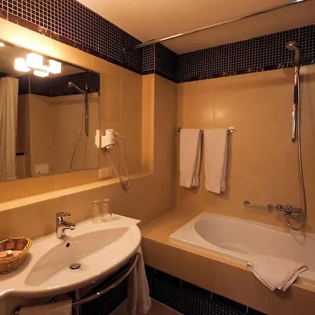 德利思酒店 酒店 利沃夫